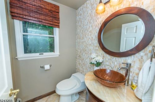 19 Marisa Ct, West Milford NJ  07480-3000 exterior