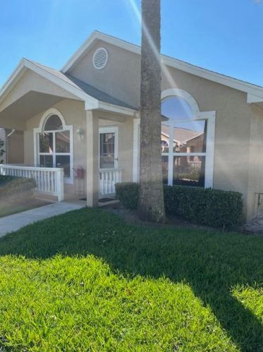 1152 Lombardy Dr, Fort Pierce, FL 34986-2180