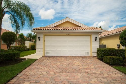 10760 Hartwick Dr, Fort Pierce, FL 34987-1925