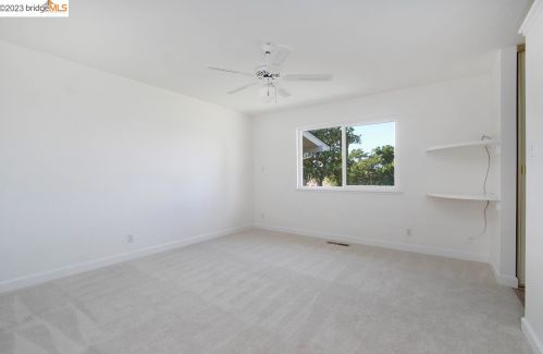 1409 Ventura Dr, West Pittsburg CA  94565-6426 exterior