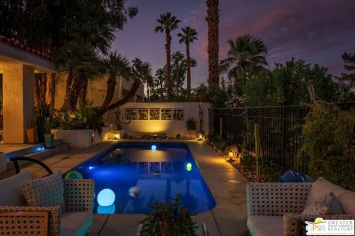 4 Vista Loma Dr, Rancho Mirage CA  92270-2959 exterior