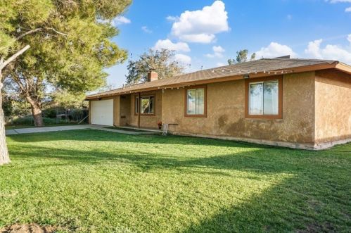 15804 Lanfair Ave, Lancaster, CA 93535-7075