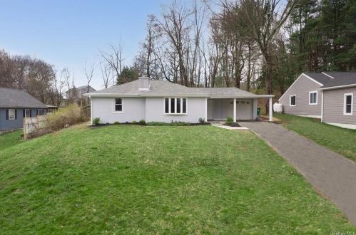 150 Bower Rd, Poughkeepsie, NY 12603-1114