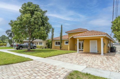 947 Nautilus Isle, Dania Beach FL  33004-2356 exterior