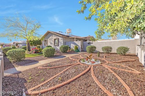 3418 Country Gables Dr, Phoenix AZ  85053-4732 exterior