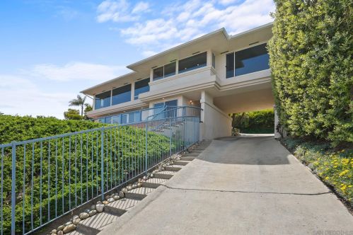 824 Armada Ter, San Diego, CA 92106-3035