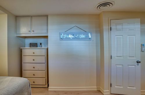 70 Santa Monica St, Palm Springs CA  92264-5257 exterior