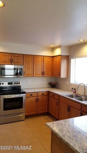 40 Eastern Dawn Ave, Tucson, AZ 85748-1707