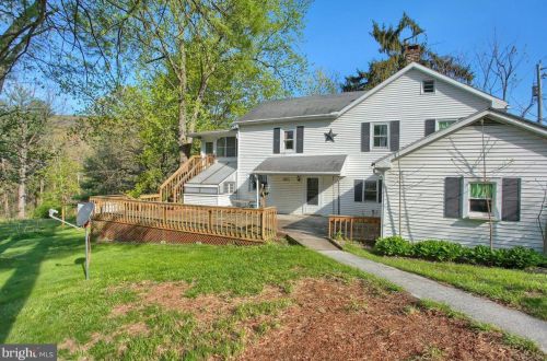 438 Baltimore Ave, Mount Holly Springs, PA 17065-1606