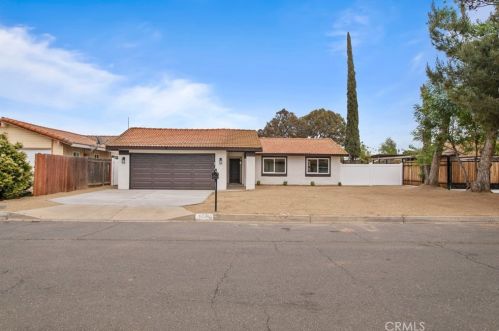 6070 Scheelite St, Riverside CA  92509-5014 exterior