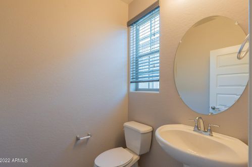 1720 Dogwood Ln, Gilbert AZ  85295-6042 exterior