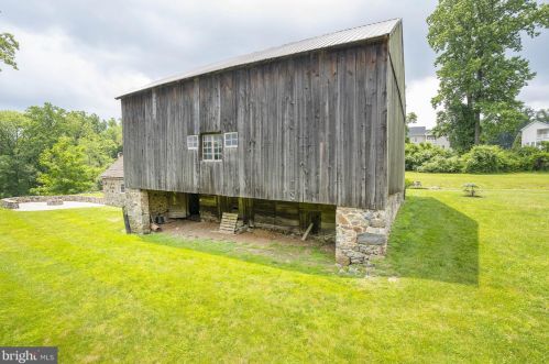 10 Pine Valley Ct, Glen Mills PA  19342-1823 exterior