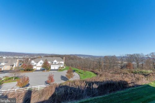230 Inverness Cir, Easton, PA 18042-7100