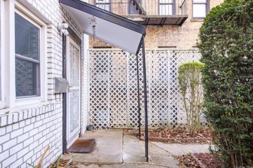 5916 Post Rd, Bronx NY  10471-1906 exterior
