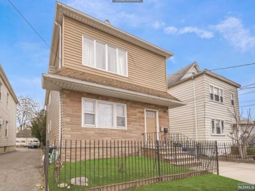 106 Van Winkle Ave, Outwater, NJ 07026-2947