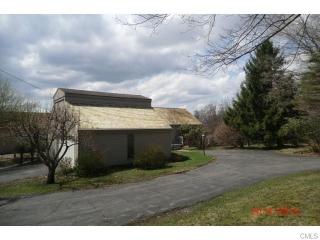173 Beach Hill Rd, Bridgewater, CT 06752-1723