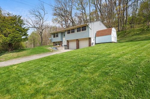 1380 Abers Creek Rd, Pittsburgh, PA 15239-2302