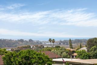 1973 Blue Water Way, Oceanside, CA 92054-6127
