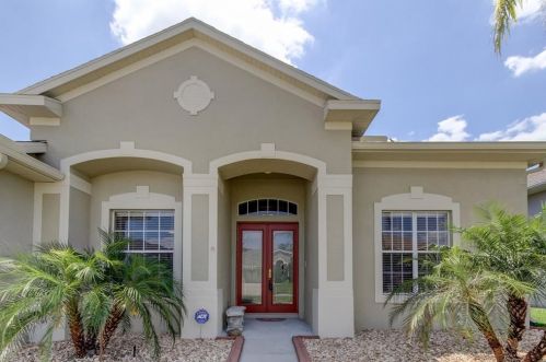 2527 Wood Pointe Dr, Tarpon Springs, FL 34691-7804