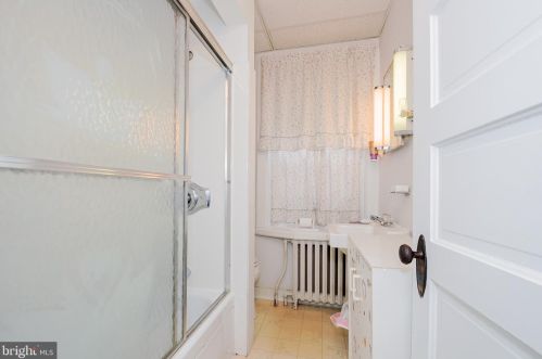 1319 Oak St, Wilmington DE  19805-4340 exterior