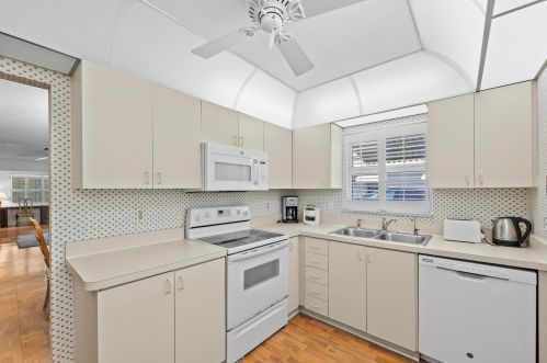 809 Meadowlark Ln, Delray Beach FL  33445-1853 exterior