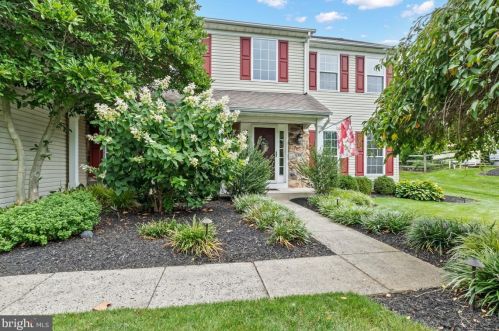 3076 Sunny Ayre Dr, Lansdale, PA 19446-5825