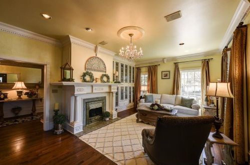 2439 Wabash Ave, Fort Worth, TX 76109-1018