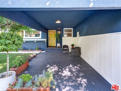 6821 Babcock Ave, North Hollywood, CA 91605-5302
