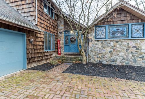 150 Andrews Trce, New Castle, PA 16102-2206