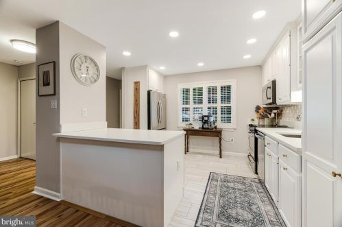 11710 Dry River Ct, Herndon VA  20191-2964 exterior