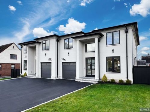 198 Philip Ave, Elmwood Park NJ  07407-2225 exterior