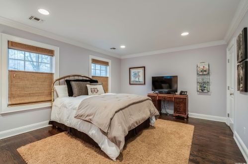 33 Farmstead Ln, Muttontown NY  11545-2601 exterior