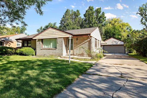 6224 Bottsford Ave, Milwaukee, WI 53220-3415