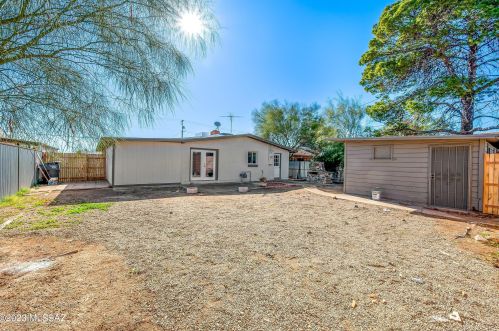 905 Prince Rd, Tucson AZ 85705-3025 exterior