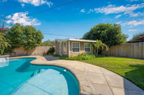 4620 Graywood Ave, Long Beach CA  90808-1022 exterior