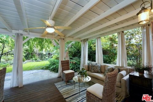 5528 Buffalo Ave, Van Nuys CA 91401-5226 exterior