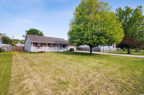 56240 Hoosier Ave, Mishawaka, IN 46545-7456