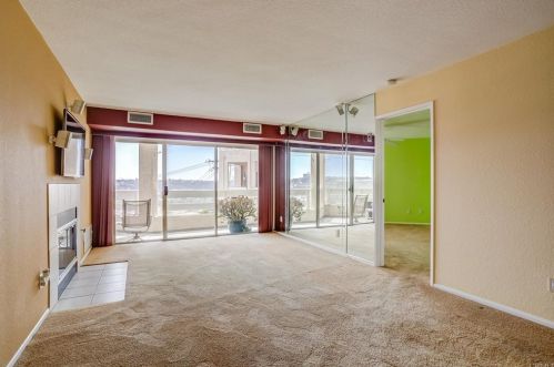 7027 Camino Degrazia, San Diego, CA 92111-7811