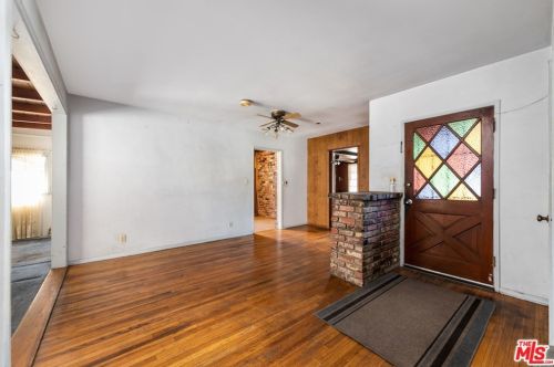 9325 Foster Rd, Downey CA  90242-4656 exterior