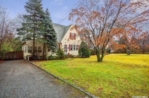 1337 Potter Blvd, Bayshore, NY 11706-4805