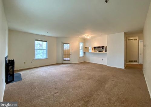 224 Stone Hurst Ct, New Castle DE  19720-3947 exterior