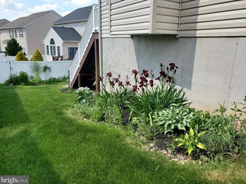 1954 Canyon Creek Rd, Gilbertsville PA  19525-7003 exterior