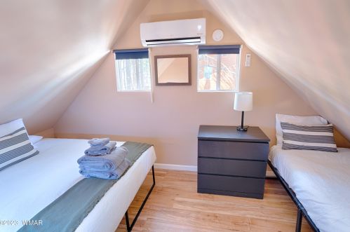 123 Sky Hi Dr, Pinetop AZ  85935-8802 exterior