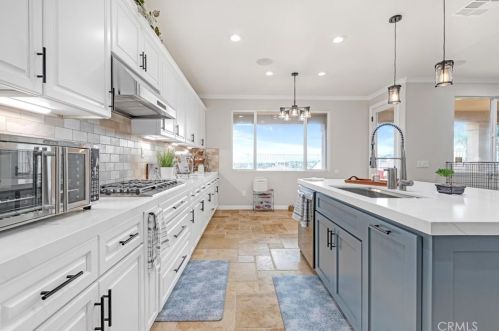 13 Via Niccolo Ct, Lake Elsinore CA  92532-0147 exterior