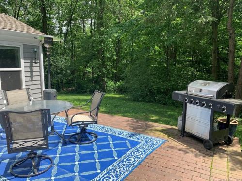 203 Hickory Hill Rd, New Britain CT  06052-1009 exterior