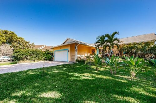 417 Manor Blvd, Palm Harbor, FL 34683-1324