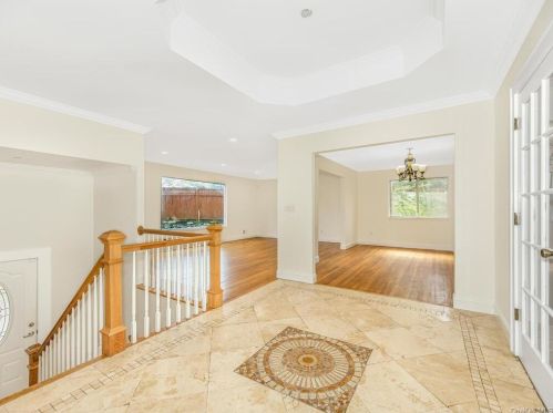 7 Merion Dr, Purchase, NY 10577-1301