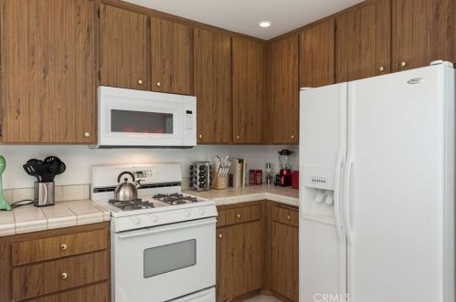 3670 Mesquite Ave, Palm Springs CA  92264-3400 exterior