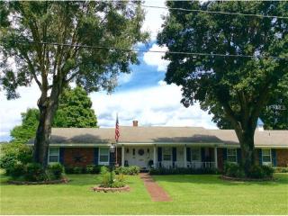 124 Lakeview Dr, Auburndale, FL 33823-2204