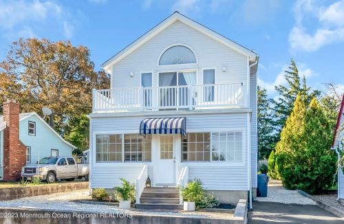 125 Bretonian Dr, Bricktown NJ  08723-5705 exterior